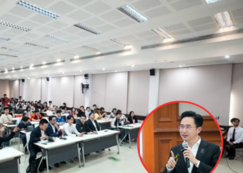 สะเทือนเวทีมหา’ลัย! ยศชนัน บรรยายครั้งแรก ชี้วิกฤต 4 เส้า ฉุดไทยถอยหลัง นศ.มหาวิทยาลัยธรรมศาสตร์ ลั่นขอเลือกพท.