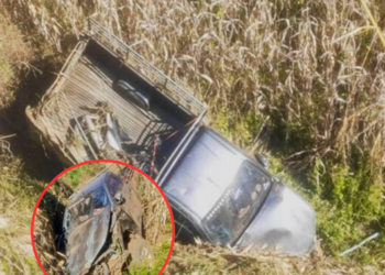 หมอกลงจัด มองไม่เห็นทาง! กระบะแหกโค้งพุ่งตกเหว ดับ 2 ศพ เจ็บอีก 2 ราย